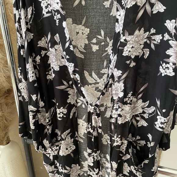 KIMONO - Picture 4 of 4